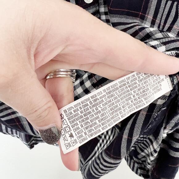 [Forever 21+] Navy Blue White Plaid Flannel Button Down Shirt Relaxed Fit Sz 1X - Picture 9 of 10